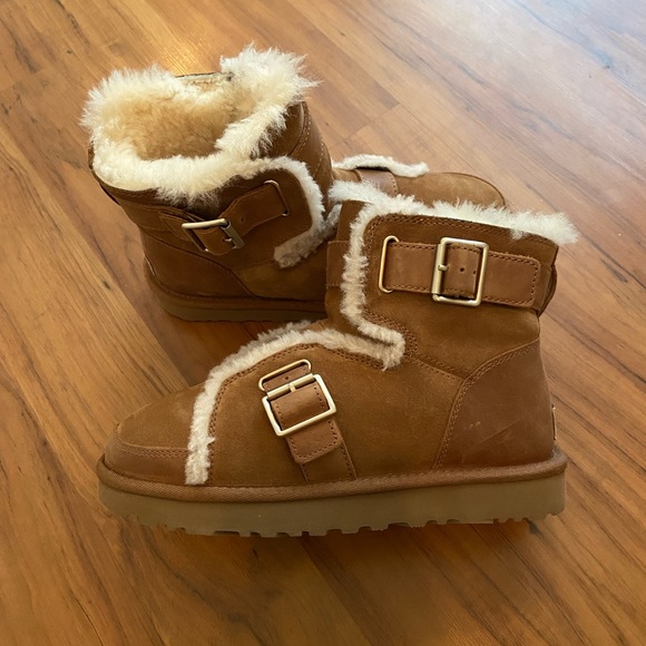 UGG Dune Mini Buckle Boot - Picture 5 of 12